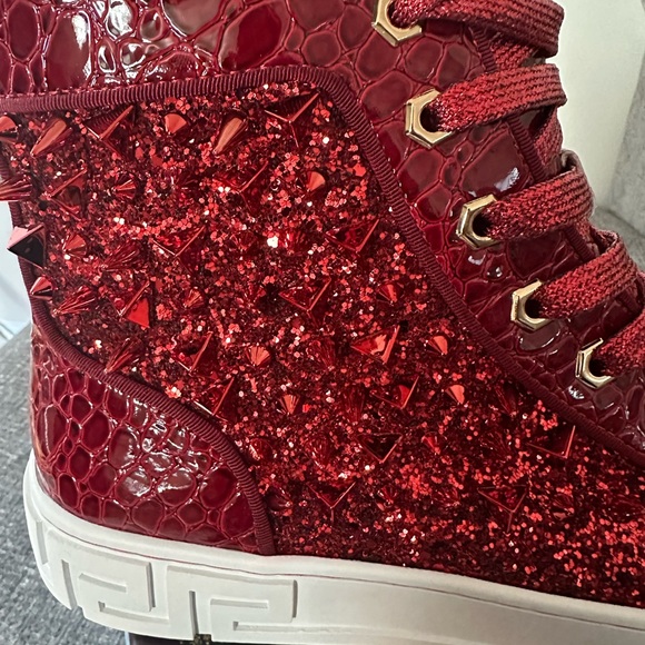 Spikes - Picture 5 of 5